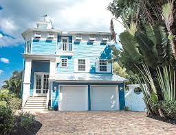Exterior paint jobs tend to be more expensive than interior jobs. Fresh Coastal Home Design Ideas Paint Colors Home Bunch Interior Design Ideas
