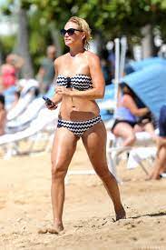 Miranda Lambert Body Shape - In a Bikini