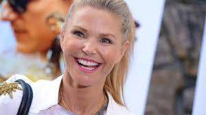 She has been married three times including to singer billy joel. Christie Brinkley Gets Hip Surgery 26 Years After Helicopter Crash Video Abc News