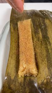 sticky rice in banana leaves suman