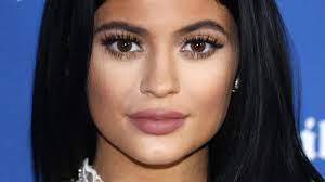 you guys kylie jenner is way prettier