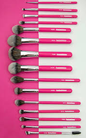 cream essential face brush set