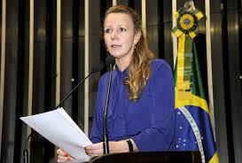 Resultado de imagem para foto da senadora vanessa grazziotin