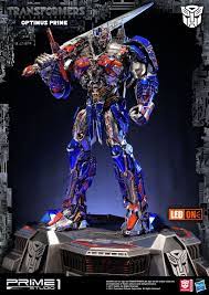 Optimus prime finds that his home planet, cybertron, is now a dead planet. Optimus Prime Transformers The Statue Prime 1 Studio