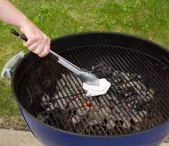 how to clean a charcoal grill grate