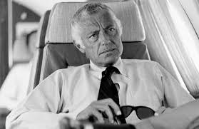 Giovanni agnelli, the former chairman of fiat who died yesterday in turin aged 81, was one of europe's most charismatic business leaders, and was often said to be the most powerful man in italy. Chi Era Gianni Agnelli Biografia Storia E Le Piu Belle Frasi