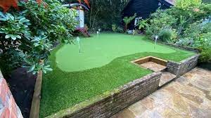 The Benefits Of A Home Putting Green