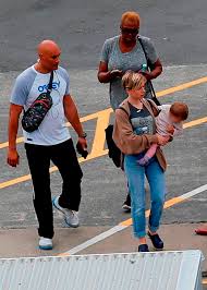 Johansson is also mom to daughter rose dorothy, who turns 7 years old this fall. Exclusive Photos Scarlett Johansson Flies Into Nz With Baby For New Film Nz Herald