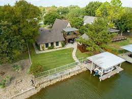 homes in granbury tx with