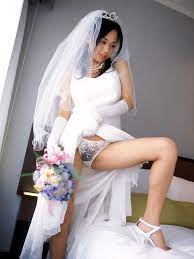 清楚な花嫁衣装を脱いでいるウェディングドレスのエロ画像34 | ぴんくなでしこ：エロい素人画像まとめ