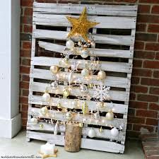 pallet christmas tree redhead can