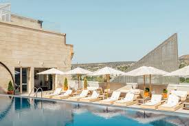 Outdoor Swimming Pools In Tbilisi