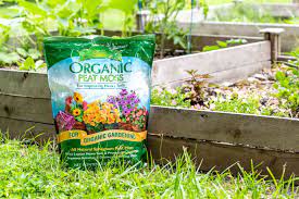 what is peat moss uses in gardens and