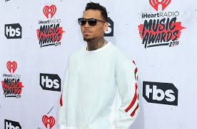 Ranking de suas melhores músicas (antigas e novas) no youtube. Chris Brown Debuts Grass Ain T Greener Billboard Billboard
