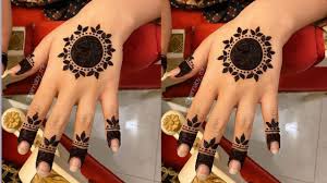 To make your hands more charming, our team has sifted beautiful eid mehndi designs images and photos, including tikki, simple & easy, peacock, and more for fingers. Gol Tikki Mehndi Design Simple Ll Mehndi Design Tikki Ll Beautiful Henna Youtube