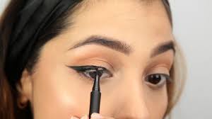 how to make cat eyes with eyeliner