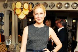 kelly rutherford ponders a gossip