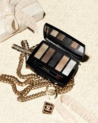 make upcollectie holiday 2023 chanel