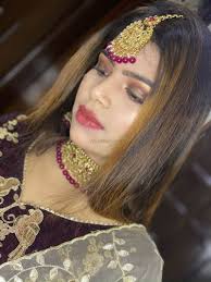 sana khan makeup artist
