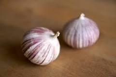 What is male garlic?