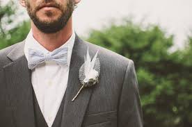 (von kleidung) salopp und bequem; Coole Looks So Findet Er Seinen Perfekten Hochzeitsanzug Tadaaz Blog