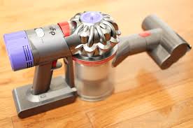 review dyson s v8 absolute vacuum can