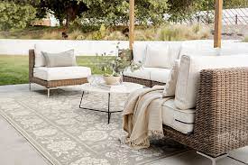 How To Choose An Outdoor Rug For Your