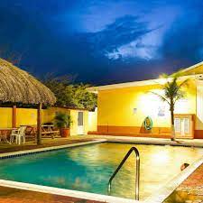 Coconut inn ist eine ausgezeichnete wahl für alle reisenden, die noord näher kennenlernen sehenswürdigkeiten in der umgebung sind z. Coconut Inn Aruba At Hrs With Free Services