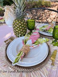 a quick and easy tropical tablescape