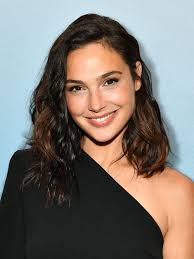 Gal gadot, dazzled in sparkling dress as she arrived at the 2020 vanity fair oscar party on sunday night (february 9) at the wallis annenberg center for the performing arts in beverly hills, calif. Gal Gadot Is Reclaiming Her Accent Gq