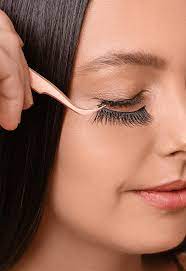 how to remove eyelash glue best