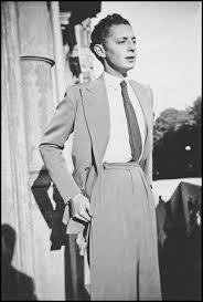 I genitori lo chiamano con il nome. A Young Giovanni Agnelli Gianni Agnelli Mens Fashion Classic Handsome Men