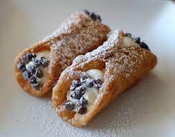 homemade cannoli ss and filling