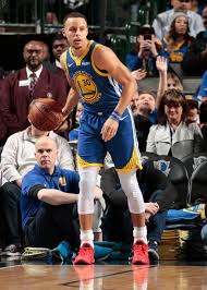 46 ნახვა მარტი 18, 2019. Stephen Curry Of The Golden State Warriors Looks To Pass Against The Stephen Curry Stephen Curry Pictures Golden State Warriors
