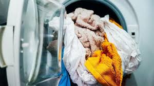 Com que frequência deve-se lavar a toalha para evitar riscos à saúde? - BBC  News Brasil