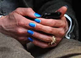 men are embracing nail varnish