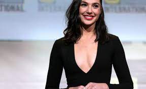 Fast and furious star sung kang suggested fans start a campaign for gal gadot's return to the series. Gal Gadot Net Worth In 2021 Age Height Weight Boyfriend Bio Wiki Headlines Of Today