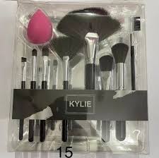 kylie cosmetic brush set packaging