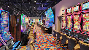 1st Virginia casino opens just 20 miles from NC line | CBS 17