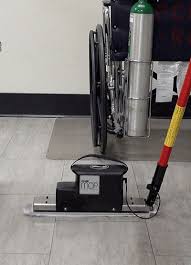 floor scrubber and cleaning machines
