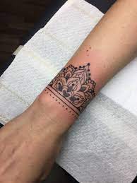 La Patty Inkheart tattoos Ornamental bracelet | Tatuagem g, Pulseira de  tatuagem, Tatoo