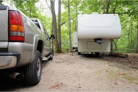 tow a 5th wheel rv with a small truck