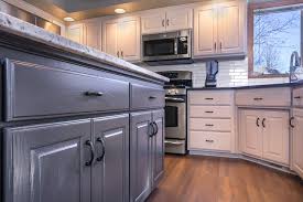 right kitchen cabinet paint colors