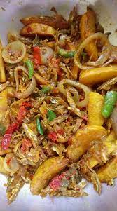 Sambal ikan bilis or ikan bilis sambal (dried anchovies cooked in spicy paste) is synonymous with nasi lemak in malaysia. Mingguan Wanita Resepi Sambal Kentang Bilis Facebook