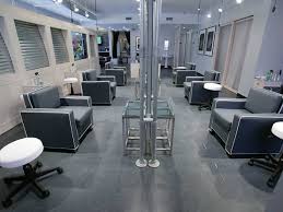 Come in with your hair dry and in its natural state. Best Places For Men S Haircuts At Nyc Barbershops And Hair Salons