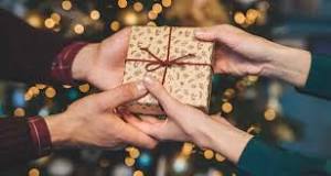 What should I gift to my husband on first night?