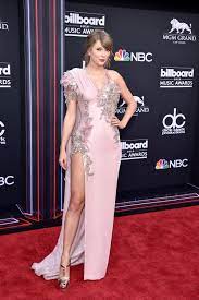 2018 billboard music awards on nbc. Billboard Music Awards 2018 Red Carpet All The Celebrity Dresses And Fashion Vogue