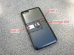 Once the tray is removed, you can easily pop the sim card free from its seat and insert a new one. Carry 2 Sim Cards In 1 Iphone With The Sim Hongkiat Sim Cards Sims Iphone