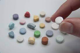 XTC (MDMA): wat je moet weten - DRUGSinfo.nl