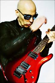 guitarra em miniatura Joe Satriani